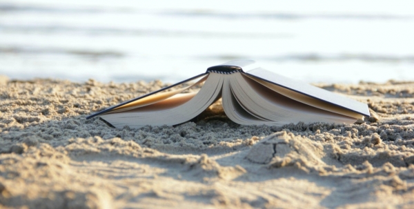 5 βιβλία για να σου κάνουν παρέα στις πρώτες βουτιές