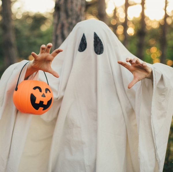 5 στολές για το Halloween που μπορείς να φτιάξεις με ρούχα από την ντουλάπα σου
