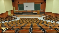 «Πονοκέφαλο» προκαλεί η δια ζώσης διδασκαλία για τα Παν/μια με τις αίθουσες να μην επαρκούν!