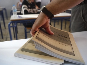 Τα σημερινά θέματα των Επαναληπτικών Πανελλαδικών Εξετάσεων και των ομογενών υποψηφίων για τα ΑΕΙ