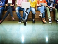 Τι είναι οι οι mικρο-influencers και πώς διαμορφώνουν τις επιλογές των παιδιών μας;