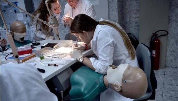 Επιστολή διαμαρτυρίας 320 φοιτητών της Οδοντιατρικής Σχολής