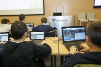 Η Microsoft φέρνει για ακόμη μία χρονιά την «Ώρα του Κώδικα» και προσφέρει δωρεάν μαθήματα προγραμματισμού